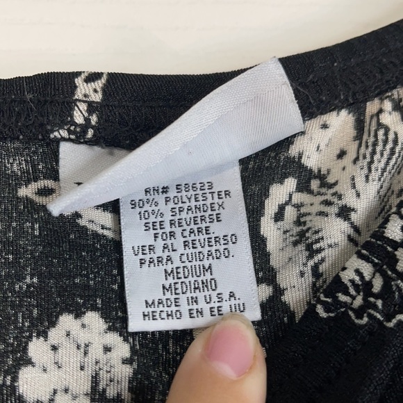 black and white floral skirt - Picture 2 of 2